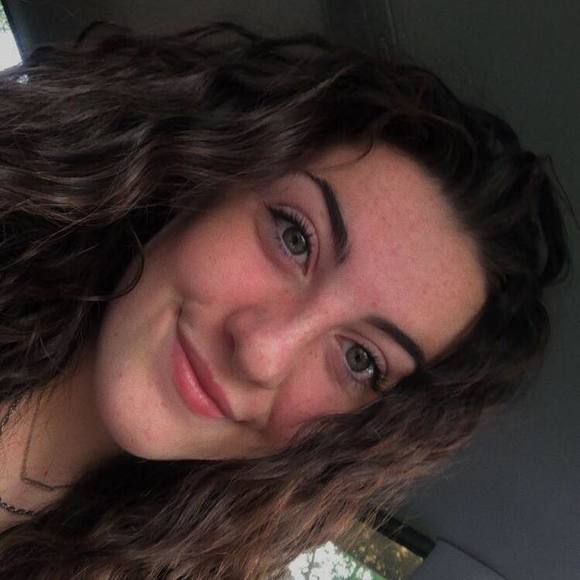 Meet your Posher, Alexandra - Picture 1 of 1